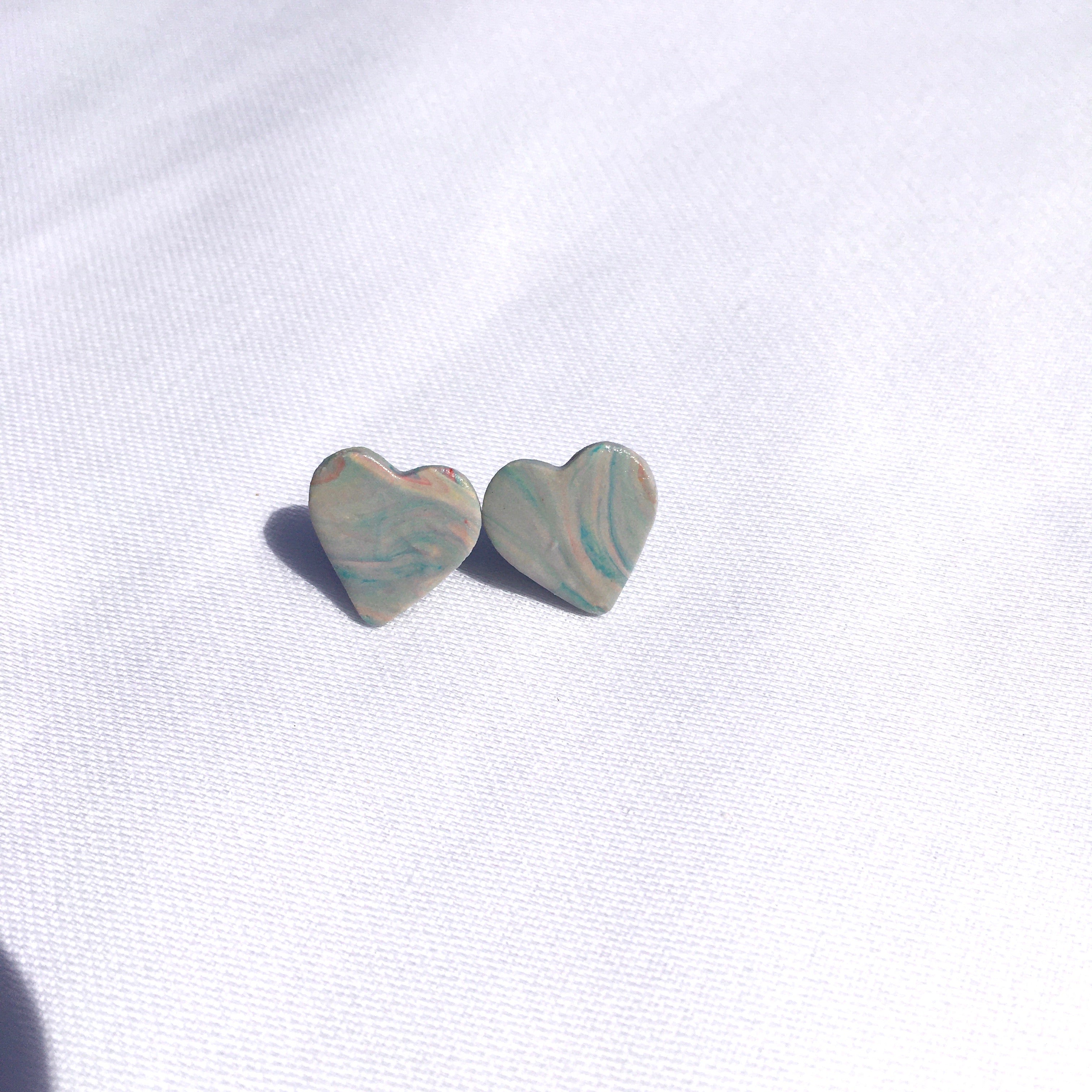 DAYDREAM Heart Studs