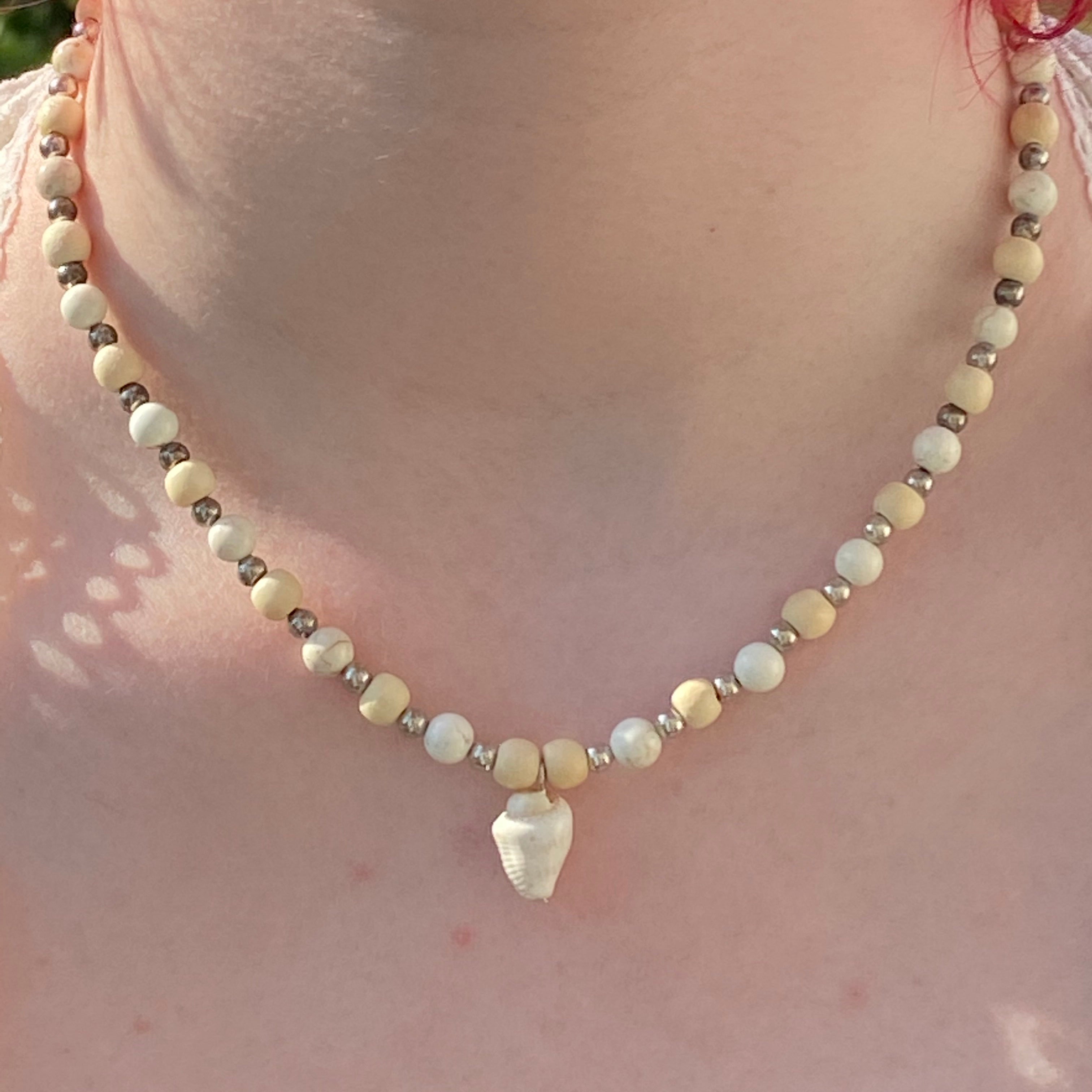 Shell Wooden Necklace